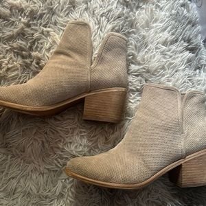 Nordstrom BP Booties Size 7